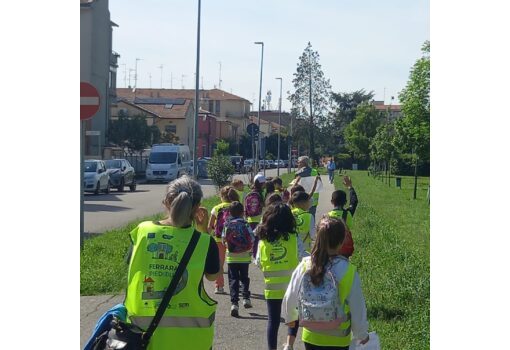Una camminata di quartiere con i bambini, per il progetto “Mobilityamoci”